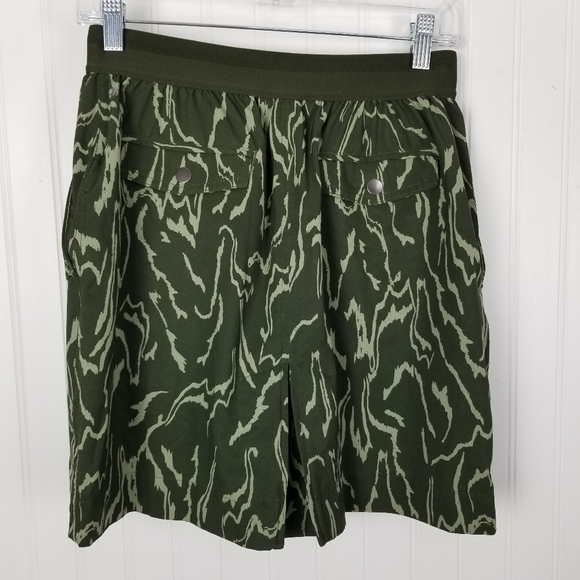 Athleta Womens Vienna Cargo Skort Size 4 Green Built in Shorts Active Print - Picture 2 of 7